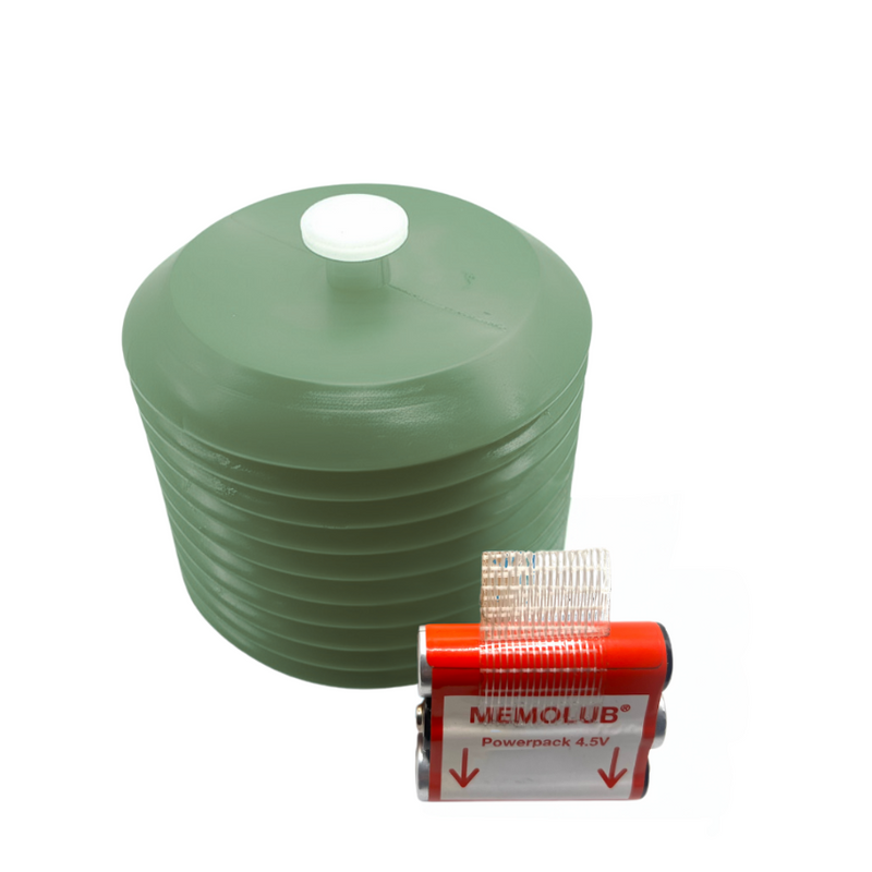Memolub refill with Premalube and 4.5V battery pack
