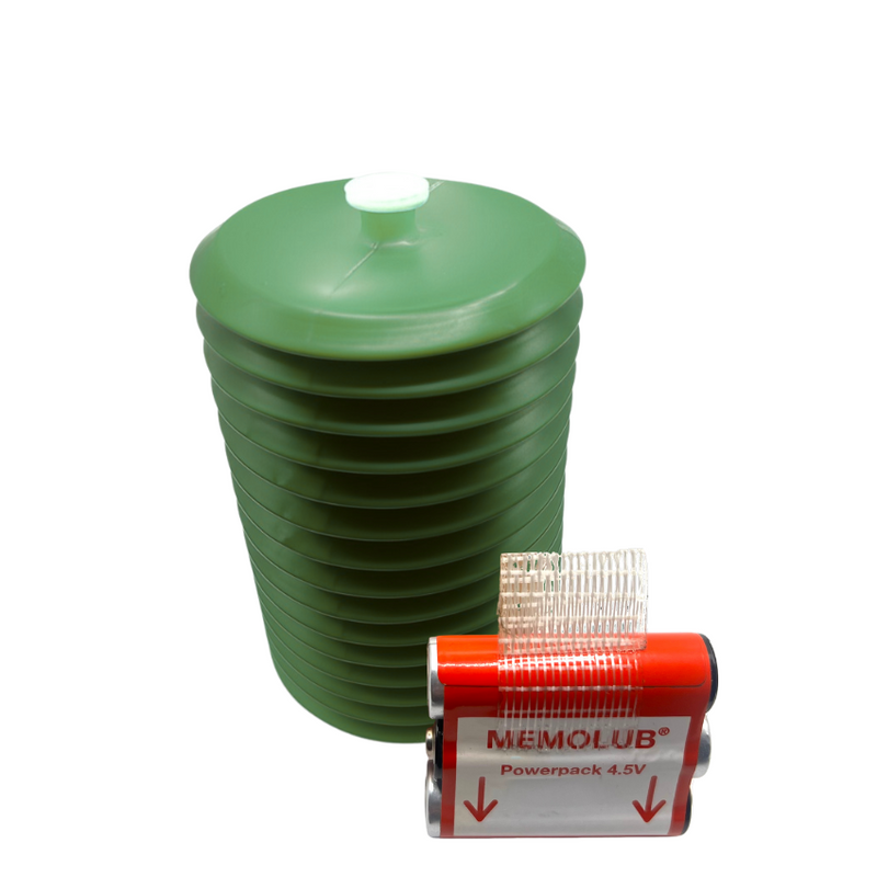 Memolub refill with Premalube and 4.5V battery pack